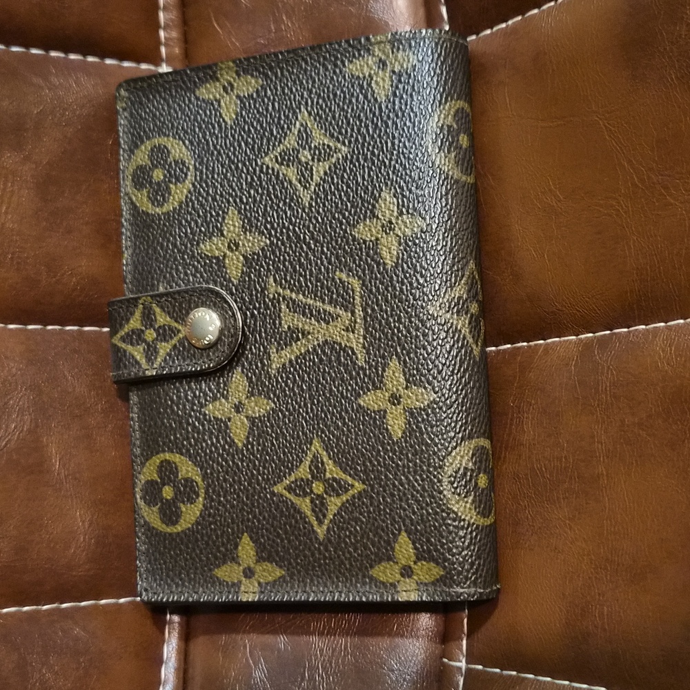 Vintage Louis Vuitton Malletier Monogram Kiss-Lock Wallet